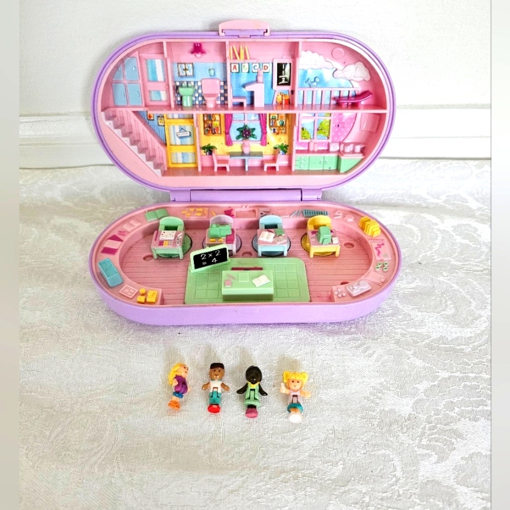 1992 Polly Pocket Stampin' School Set with 4 Figures